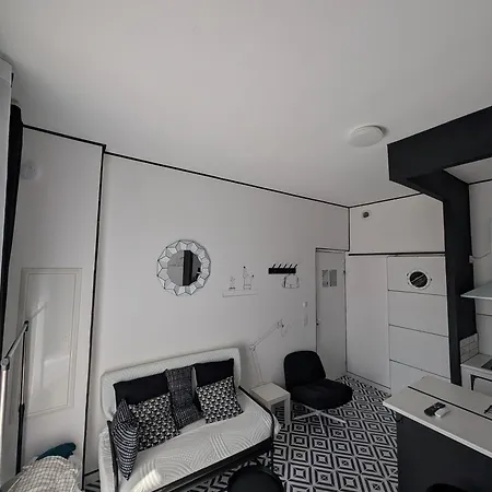 Atypique Avec Terrasse * 卢德