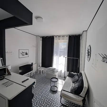 Atypique Avec Terrasse * لورد