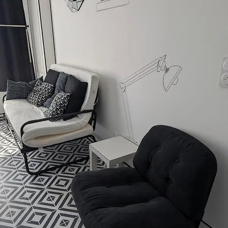 شقة Atypique Avec Terrasse