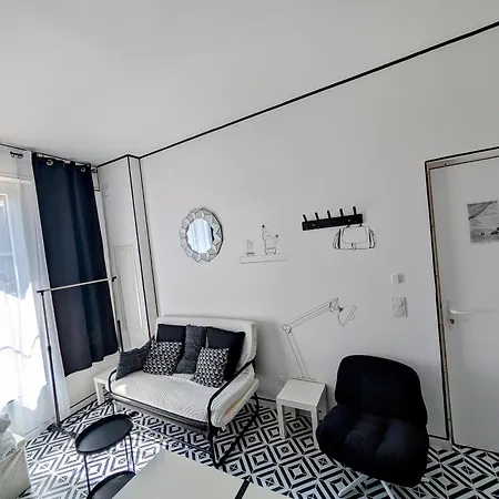 Atypique Avec Terrasse شقة