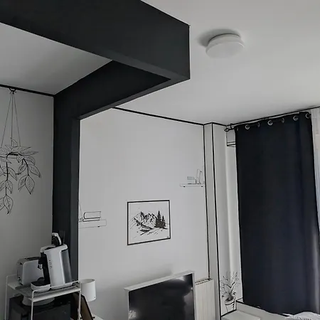 Apartman Atypique Avec Terrasse *