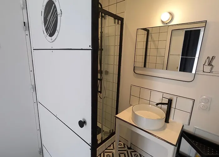 Atypique Avec Terrasse Apartman