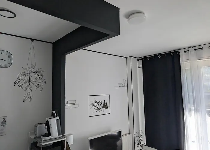 Apartman Atypique Avec Terrasse *