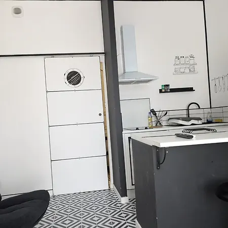 Atypique Avec Terrasse *